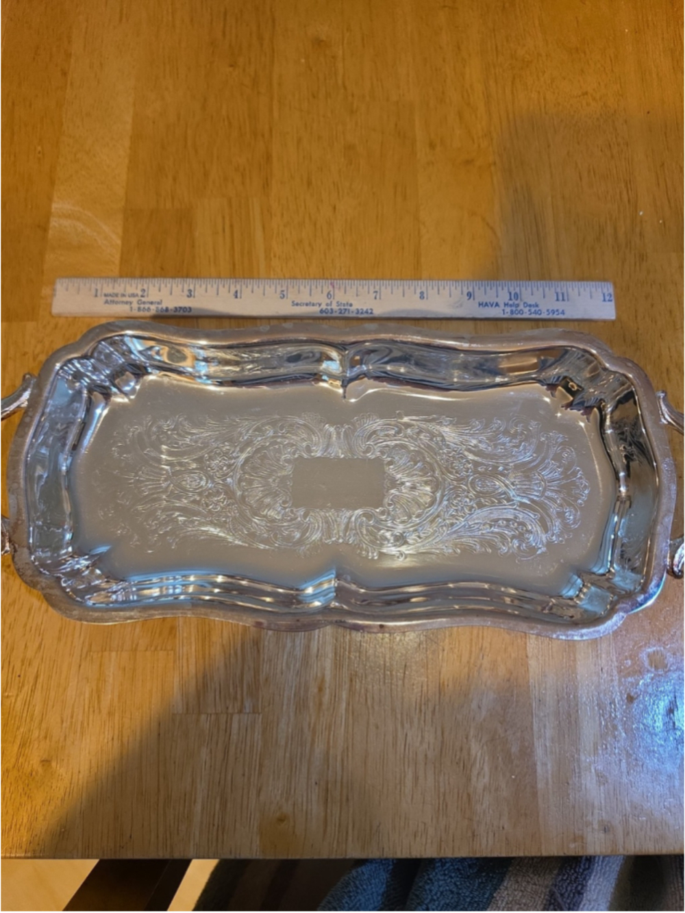 Vintage Leonard Silverplate Handled Butler Tray, Ornate Etched Scalloped Platter - Picture 4 of 11